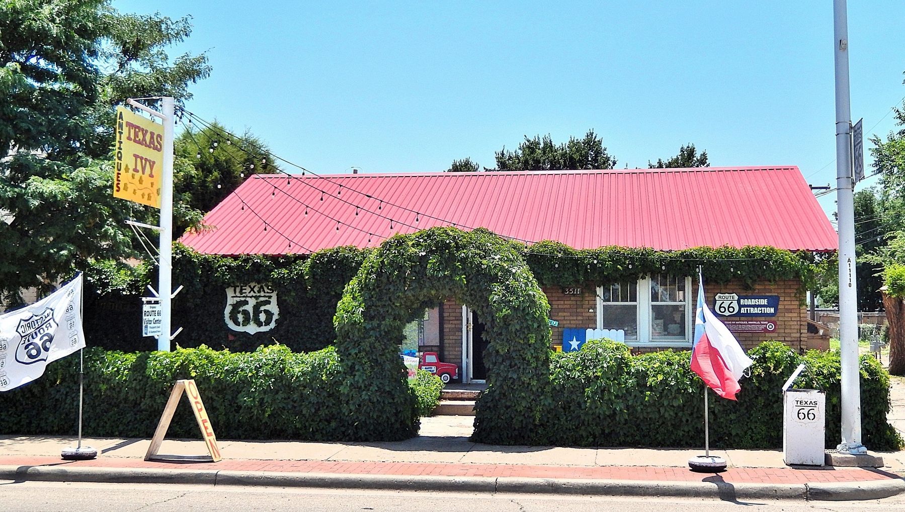 Texas Ivy Antiques image. Click for full size.