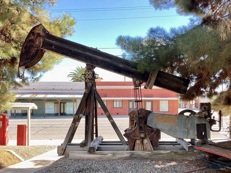 Wooden Pacific Pumping Unit image. Click for full size.