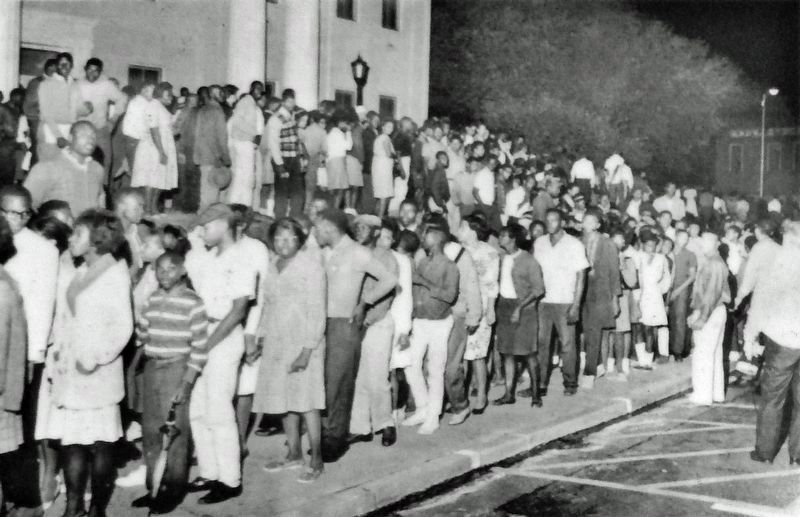 Marker detail: About twelve hundred marched quietly and orderly to the Courthouse on October 6, 1965. Click for full size. Marker detail: About twelve hundred marched quietly and orderly to the Courthouse on October 6, 1965 image. Click for full size.
