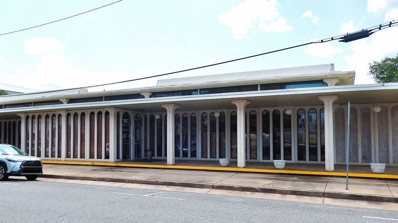 Rapides Parish Library<br>(<i>northwest/Washington Street elevation</i>) image. Click for full size.