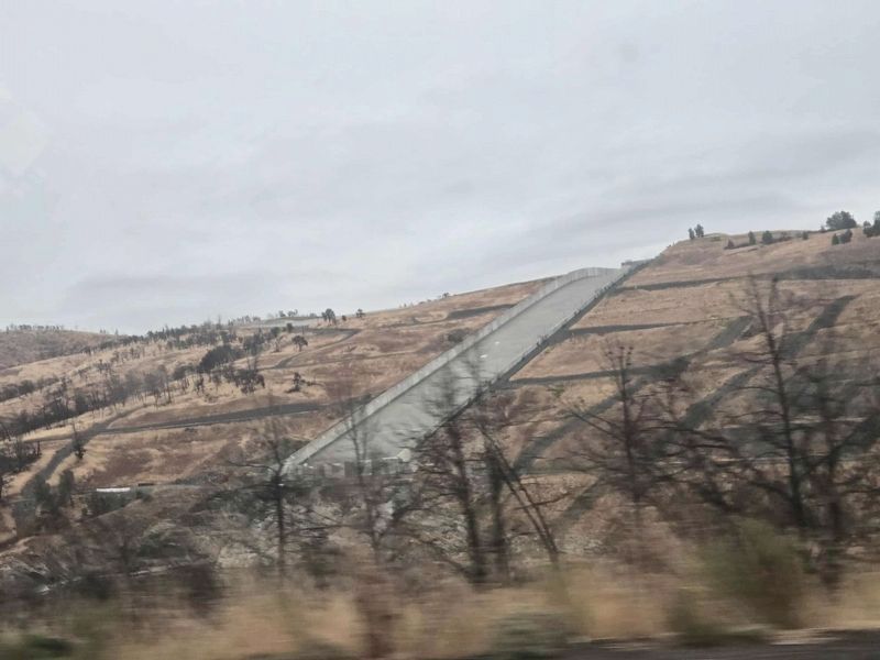 Oroville Dam Spillway image. Click for full size.