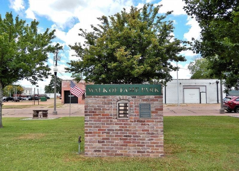 Arkansas Municipal Auditorium Walk of Fame Park Marker image. Click for full size.