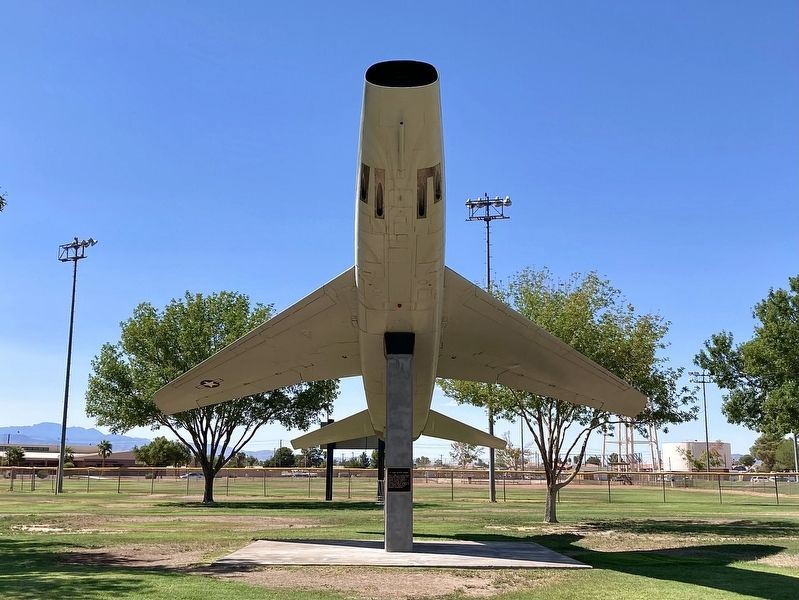 F-100D Super Sabre and Marker. Click for full size. F-100D Super Sabre and Marker image. Click for full size.
