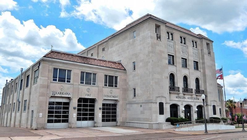 Texarkana Arkansas Municipal Building<br>(<i>northeast elevation</i>) image. Click for full size.