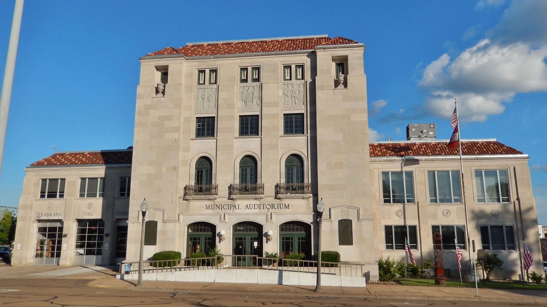 Texarkana Arkansas Municipal Building (<i>north/front elevation</i>) image. Click for full size.