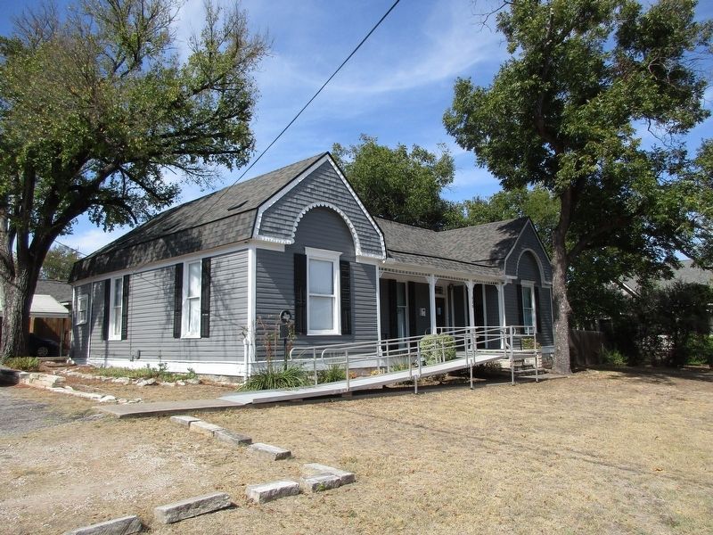 Clark House and marker image. Click for full size.