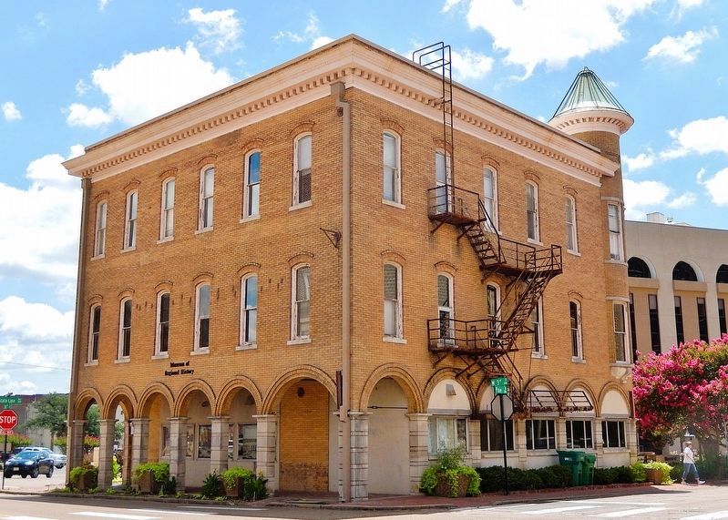 Offenhauser Building (<i>northwest elevation</i>) image. Click for full size.