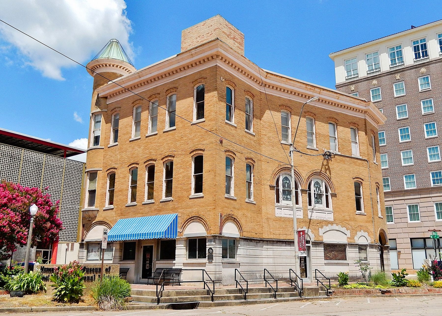 Offenhauser Building (<i>southeast elevation</i>) image. Click for full size.