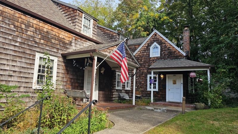 Thomas Dodge House image. Click for full size.
