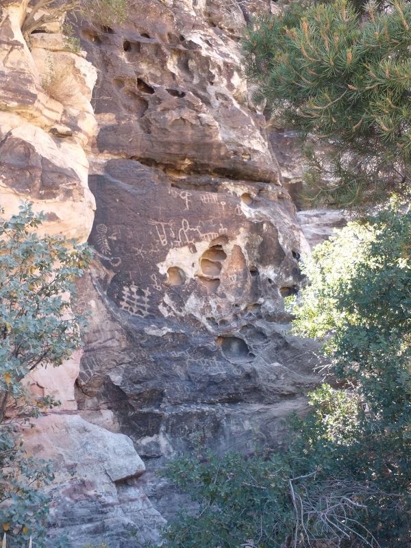 Red Rock Canyon Petroglyphs image. Click for full size.