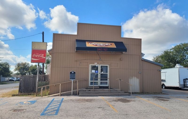 Davenport Grocery and Marker image. Click for full size.