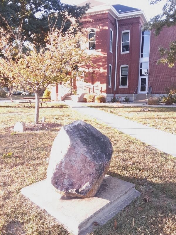 Macon Kiwanis U.S. Bi-Centennial Time Capsule Marker image. Click for full size.