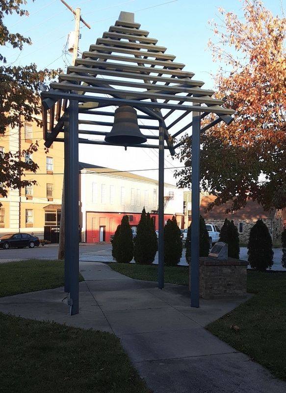 Macon Sesquicentennial Time Capsule and Marker image. Click for full size.