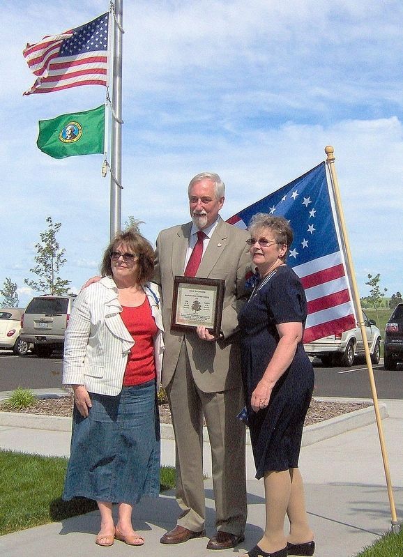 Patriot Tree Dedication to Washington state Veterans Cemetery Marker. Click for full size. Patriot Tree Dedication to Washington state Veterans Cemetery Marker image. Click for full size.