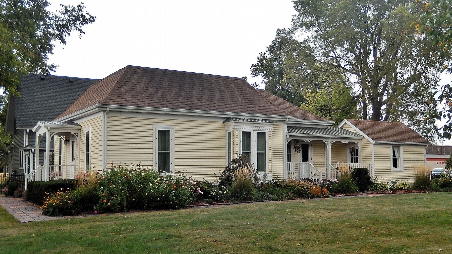 Mamie Doud Eisenhower Birthplace (<i>northeast elevation</i>). Click for full size. Mamie Doud Eisenhower Birthplace (<i>northeast elevation</i>) image. Click for full size.