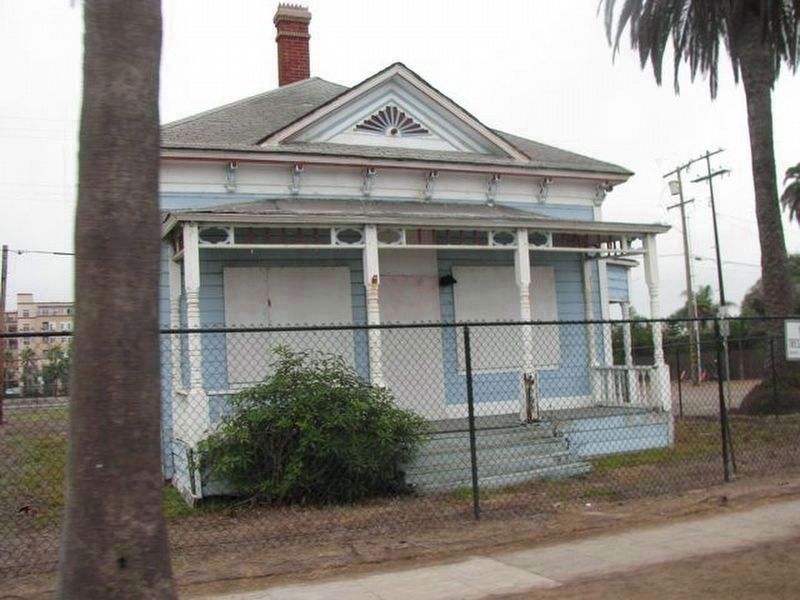 The Top Gun House image. Click for full size.