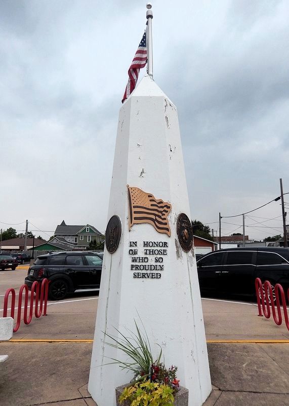 Veterans Memorial image. Click for full size.