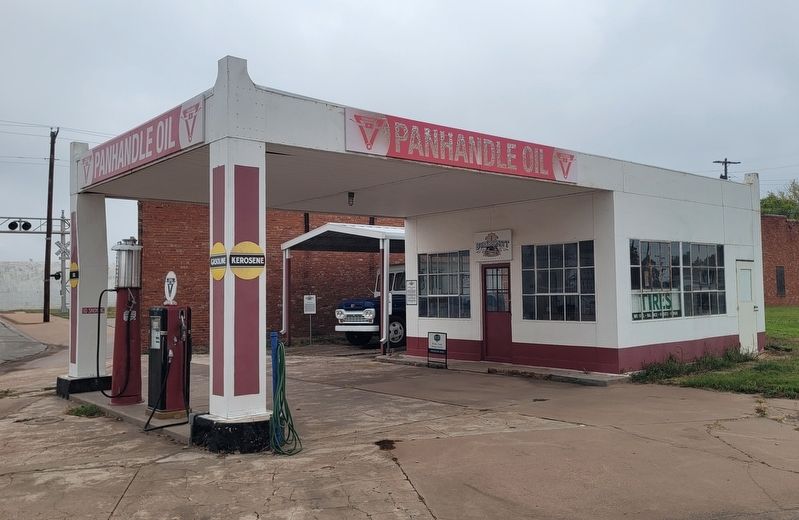 The Panhandle Oil Gas Station image. Click for full size.