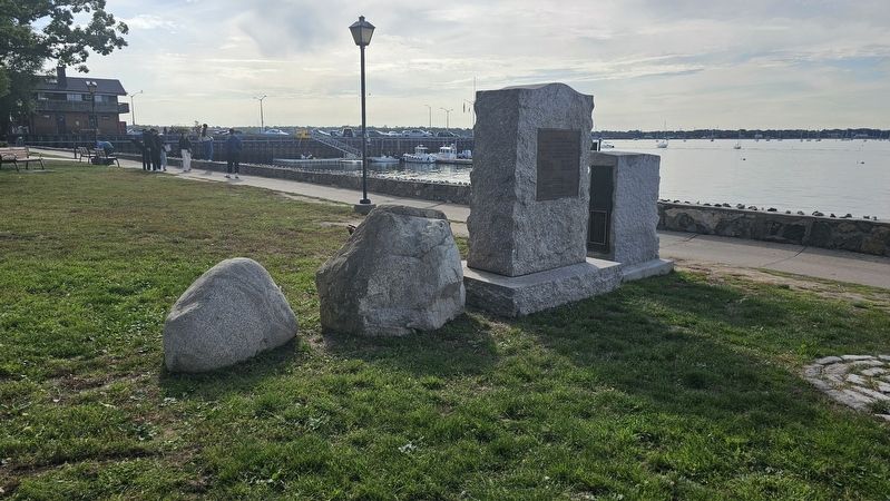 Port Washington War Memorials image. Click for full size.