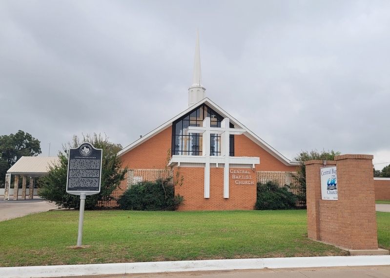 Central Baptist Church and Marker image. Click for full size.