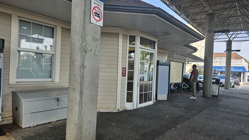 Port Washington Long Island Rail Road Station image. Click for full size.