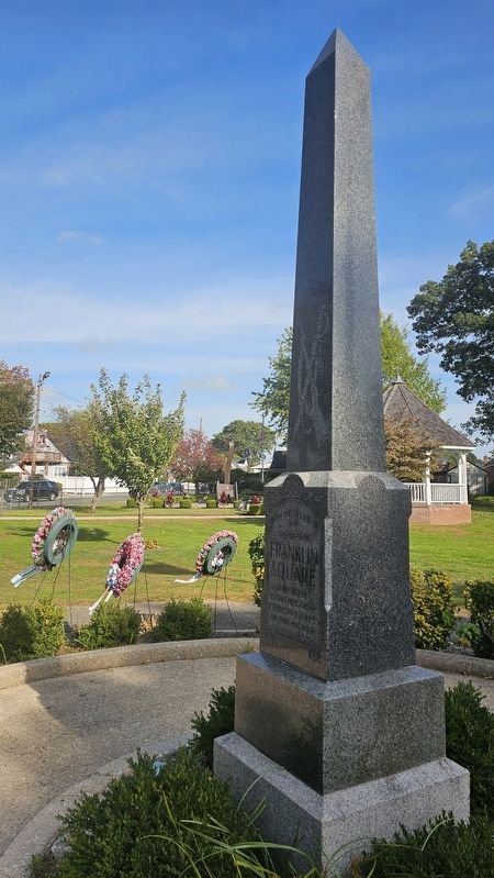Franklin Square Veterans Monument image. Click for full size.