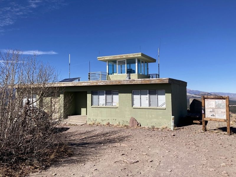 Bald Mountain Lookout image. Click for full size.