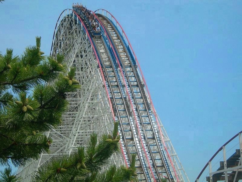 American Eagle's 147-foot drop. Click for full size. American Eagle's 147-foot drop image. Click for full size.