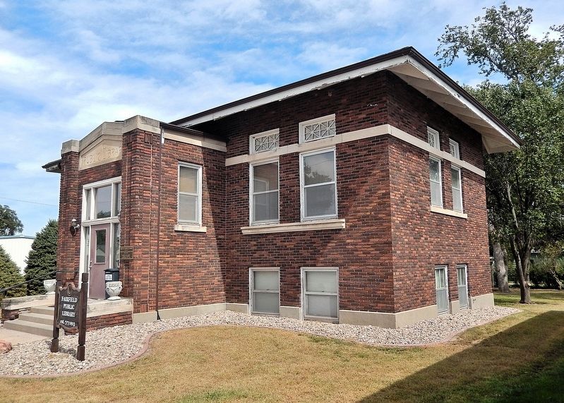 Fairfield Carnegie Library (<i>southwest elevation</i>) image. Click for full size.