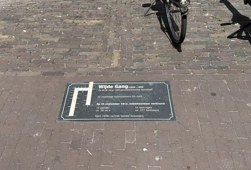 Wijde Gang (�Wide Alleyway�) image. Click for full size.
