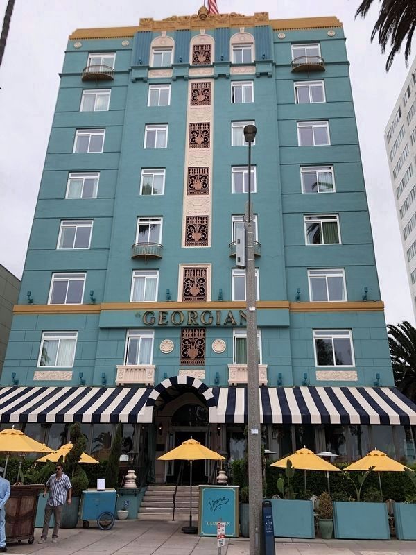 The Georgian Hotel and Marker image. Click for full size.