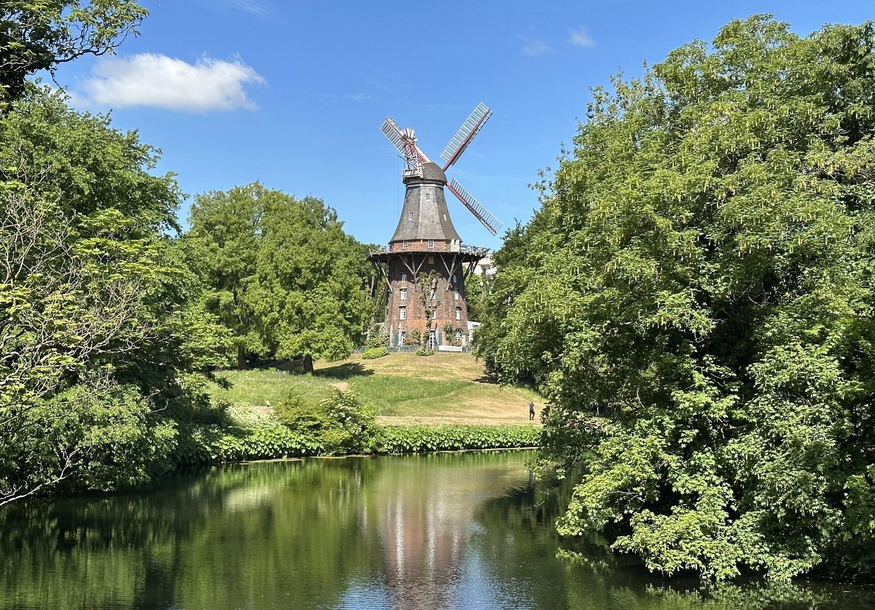 Wallm�hle / Wall Mill (view from Herdentor Bridge) image. Click for full size.