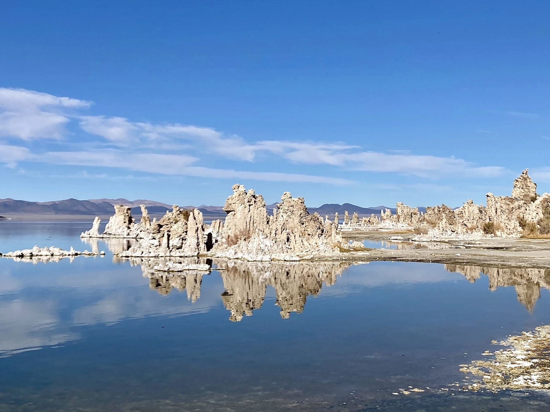 Mono Lake image. Click for full size.