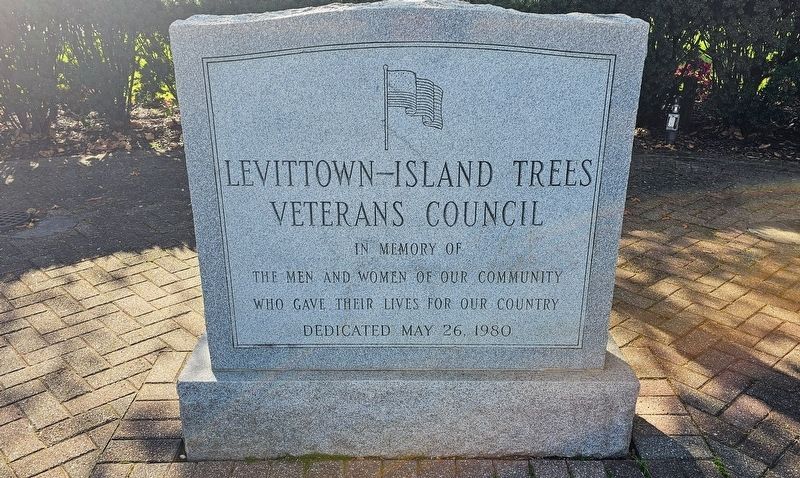 Levittown Veterans Memorial image. Click for full size.