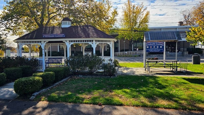Levittown Veterans Gazebo image. Click for full size.
