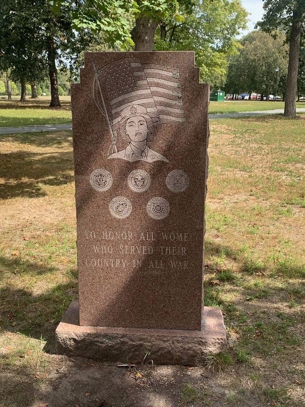 Servicewomen Monument image. Click for full size.