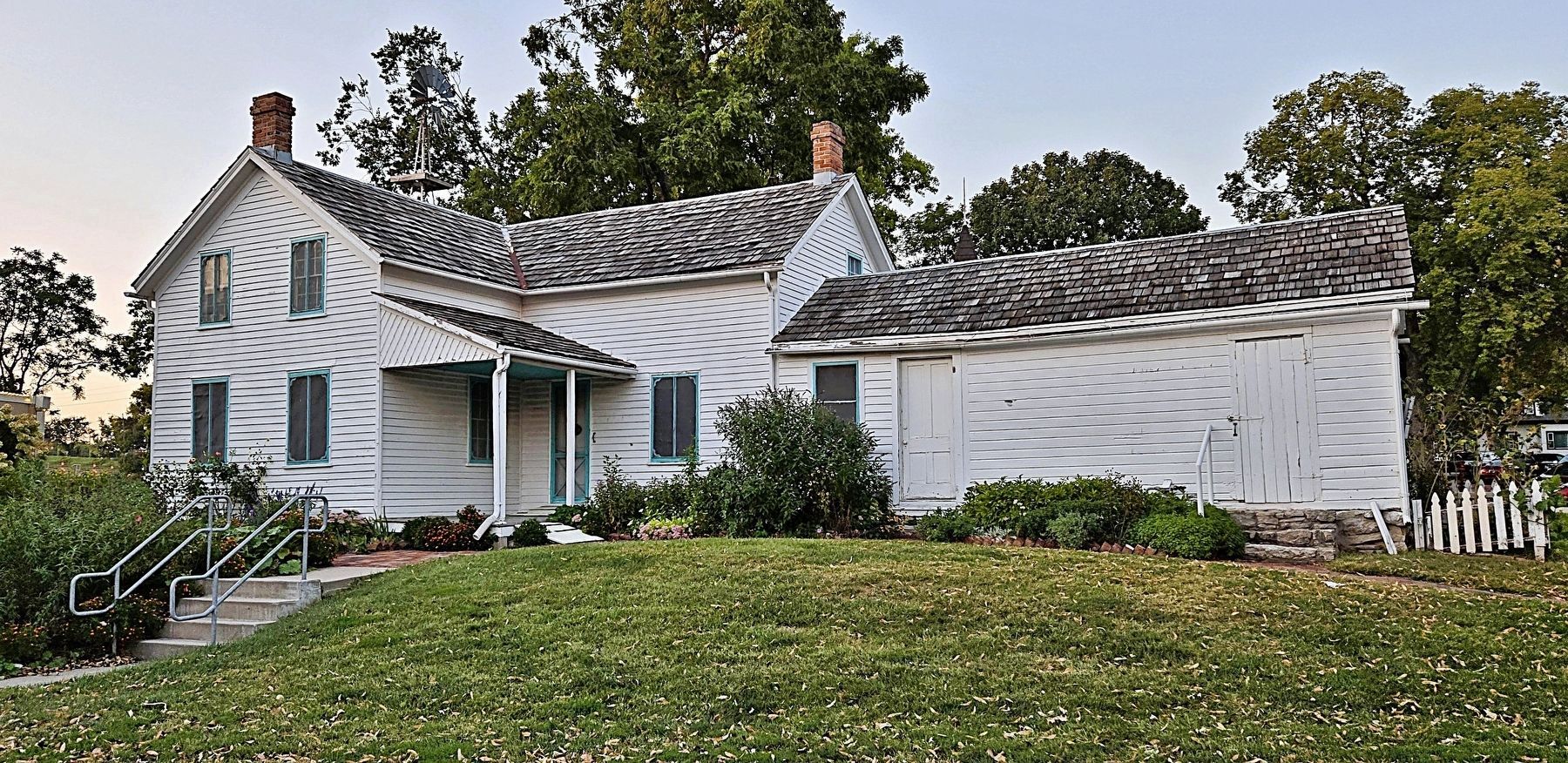 The Sautter House (<i>southeast elevation</i>). Click for full size. The Sautter House (<i>southeast elevation</i>) image. Click for full size.