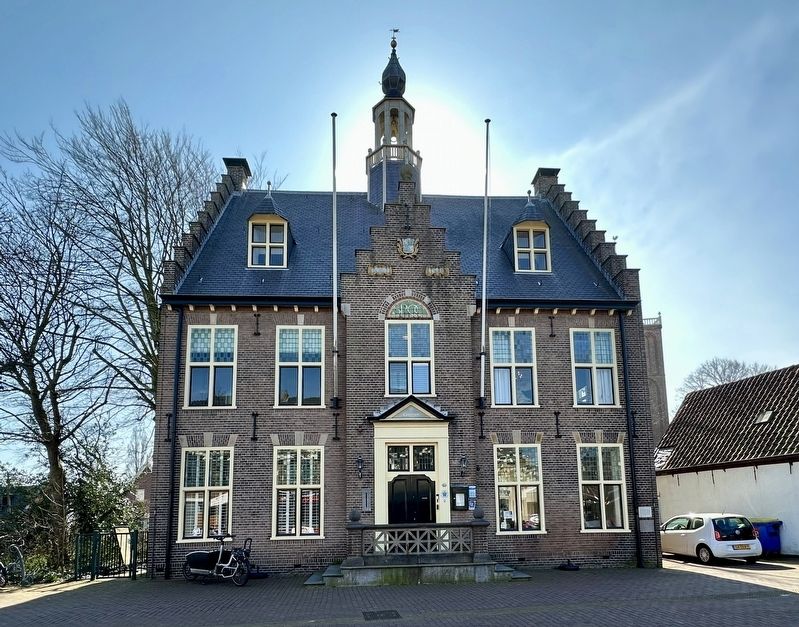 Former Town Hall and Marker image. Click for full size.