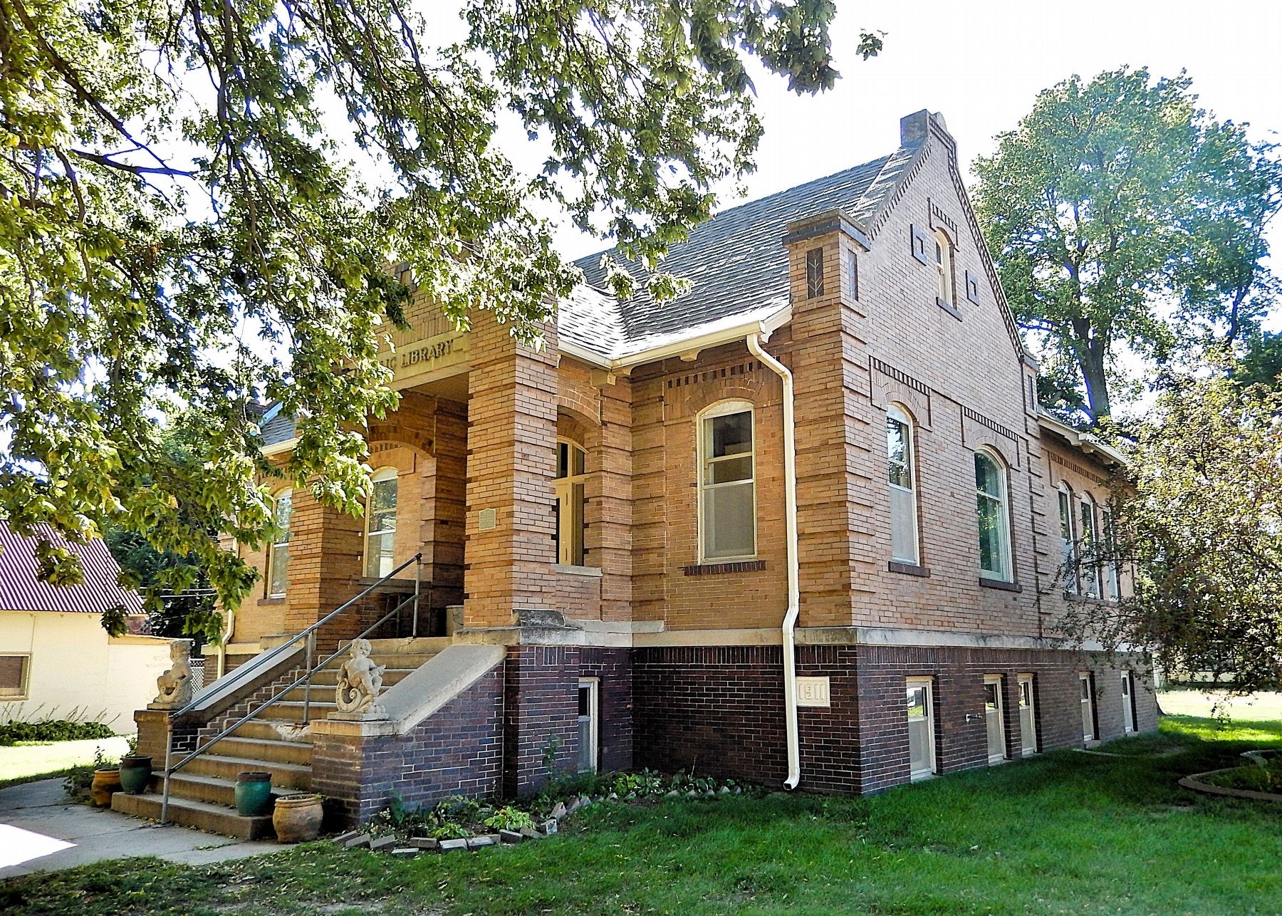 Alma Carnegie Library (<i>northeast elevation</i>). Click for full size. Alma Carnegie Library (<i>northeast elevation</i>) image. Click for full size.