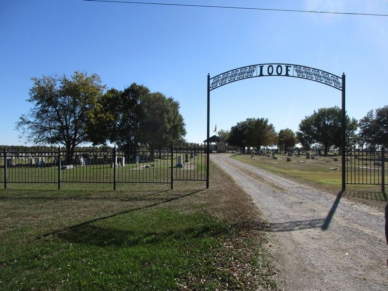 I.O.O.F. Cemetery and marker image. Click for full size.
