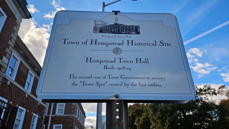Hempstead Town Hall Marker image. Click for full size.