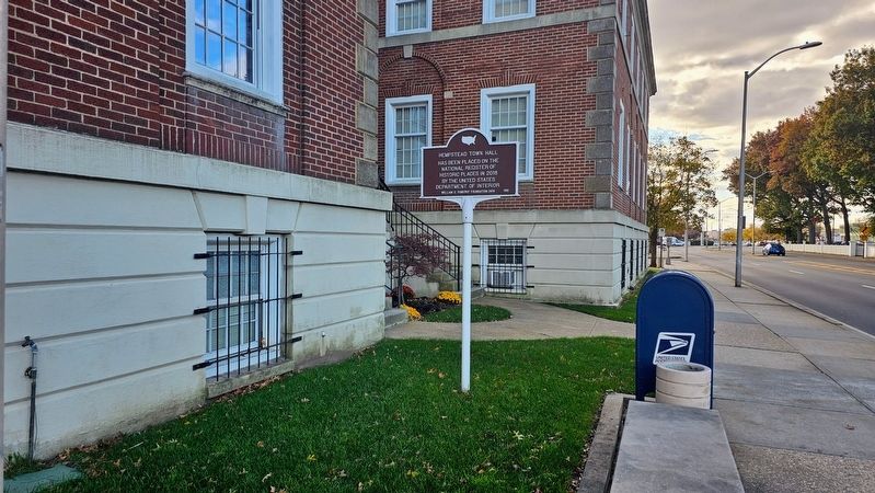 Hempstead Town Hall Marker image. Click for full size.