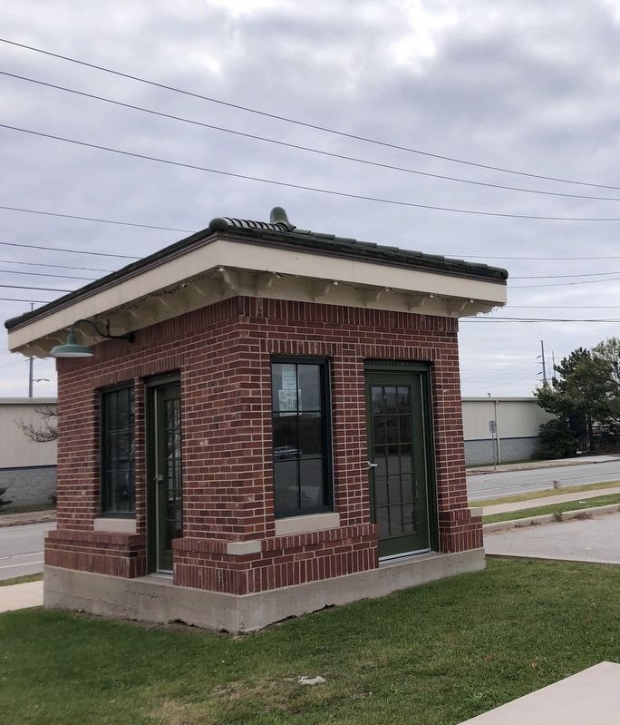 Guardhouse at Studebaker's South Bend factory image. Click for full size.