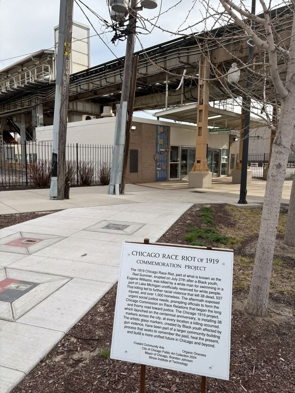 Five markers honoring the Chicago Race Riot of 1919 image. Click for full size.