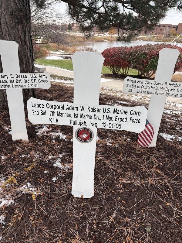 Blue Star Memorial: Adam Kaiser image. Click for full size.