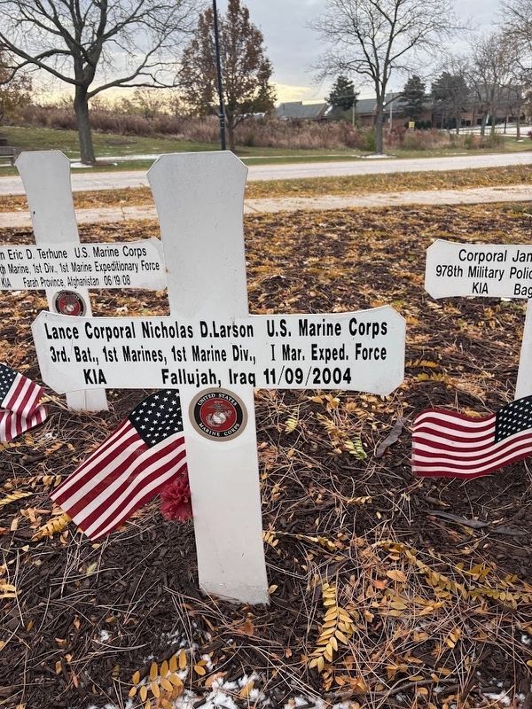 Blue Star Memorial cross: Nicholas Larson image. Click for full size.