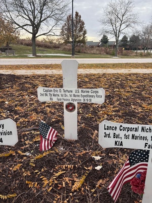 Blue Star Memorial cross: Eric Terhune image. Click for full size.