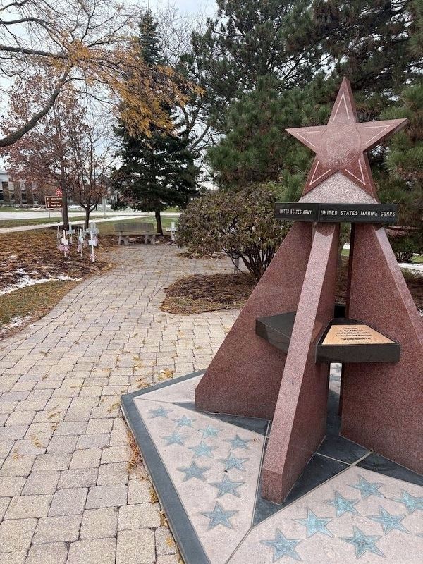 Gold Star Families Memorial image. Click for full size.
