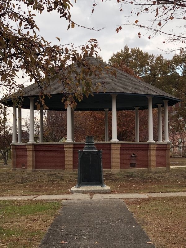General Electric Fort Wayne Works WWI Roll of Honor Marker image. Click for full size.