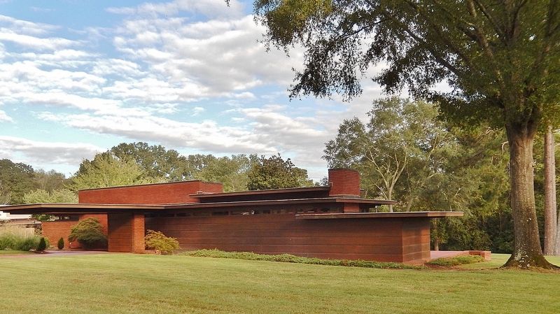 Rosenbaum House (<i>northwest elevation</i>) image. Click for full size.